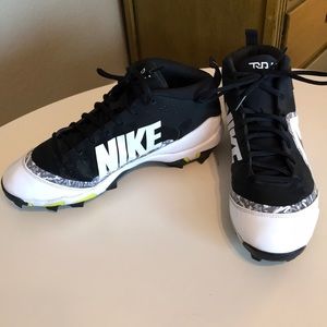 Nike Trout baseball cleat_Black/White_size 9.5